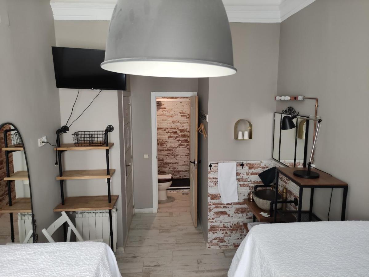 Hostal Hispalense Madrid Exterior photo