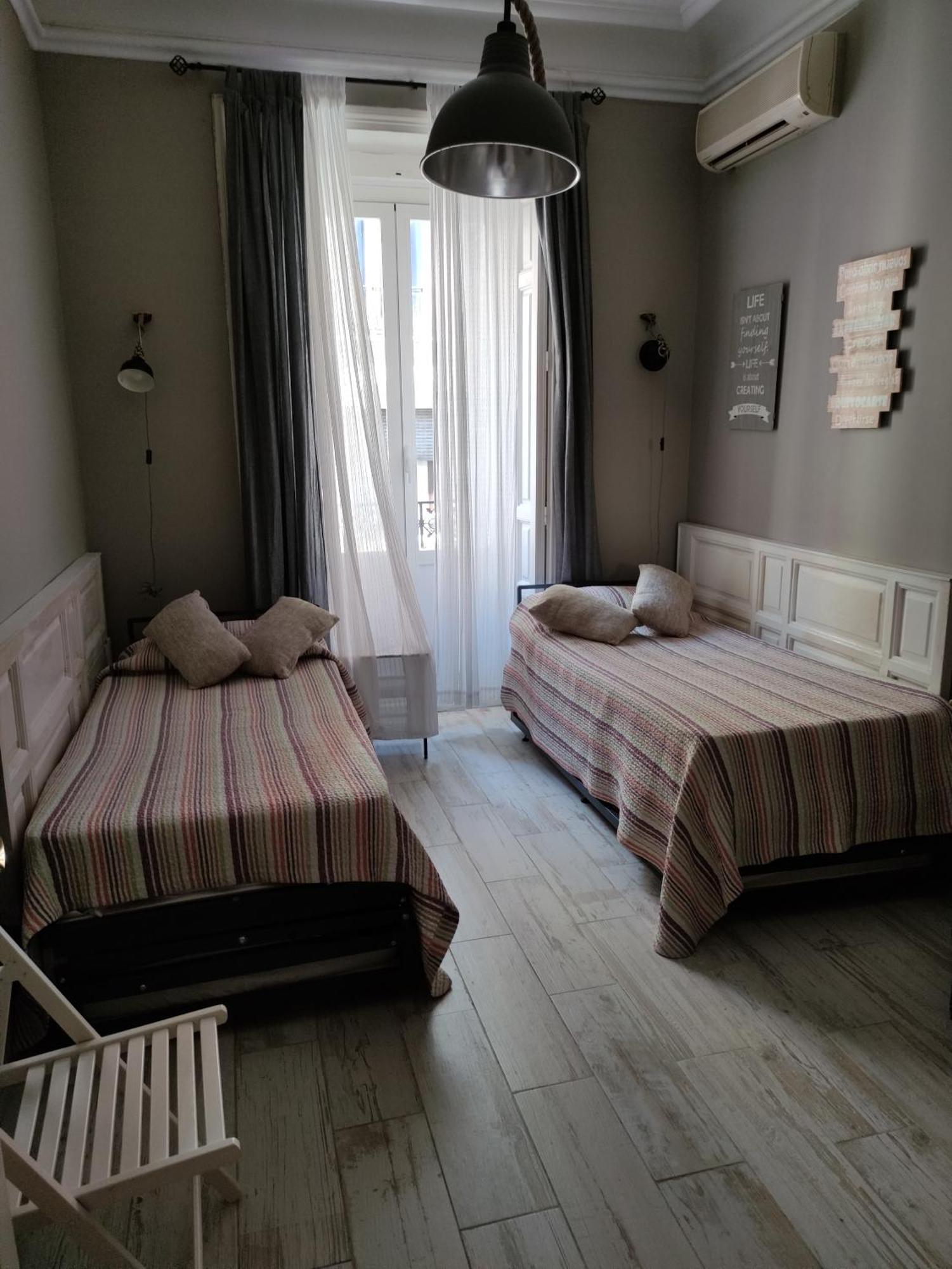 Hostal Hispalense Madrid Exterior photo